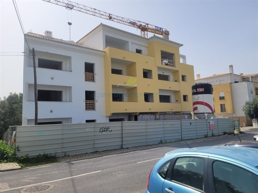 Excellent 2 bedroom flat under construction in the centre of Almancil
