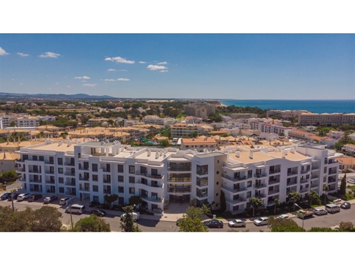 2 bedroom flat for sale in Albufeira and Olhos de Água