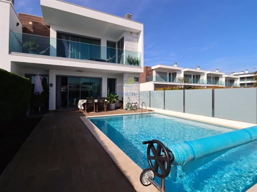 Villa de 3 chambres avec piscine privée à vendre à Correeia, Albufeira