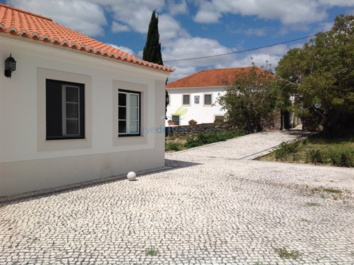 Quinta com Vinha e Casa Senhorial com Piscina e Jardim para venda em Sobral de Monte Agraço,
