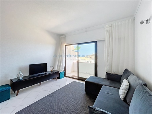 T2 with sea view and central location in Albufeira