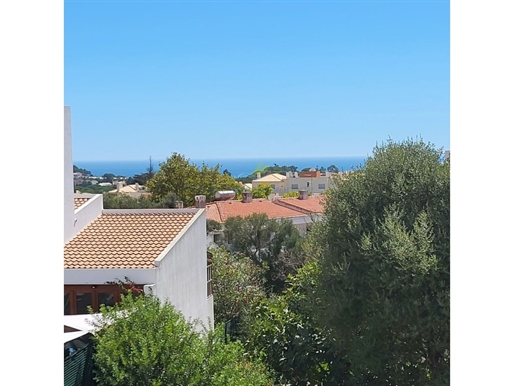 Detached villa with 4 bedrooms and swimming pool, sea view from the 1st floor balcony