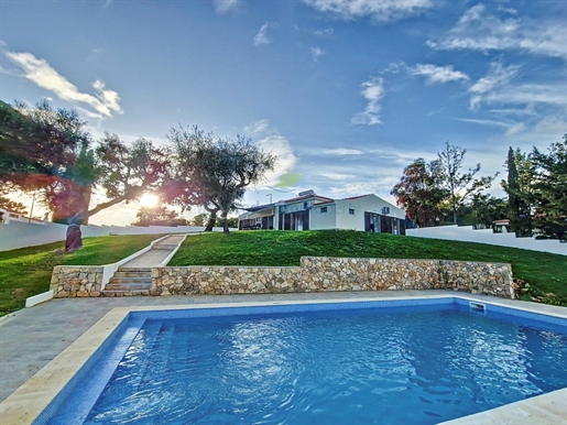 Villa mit 4 Schlafzimmern zum Verkauf in Albufeira und Olhos de Água