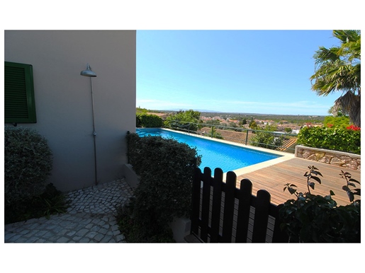 4-Bedroom Triplex Villa with Swimming Pool in Algoz