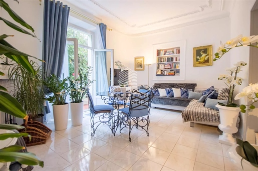 Bourgeois apartment with a terrace - 500 meters Croisette, Cannes