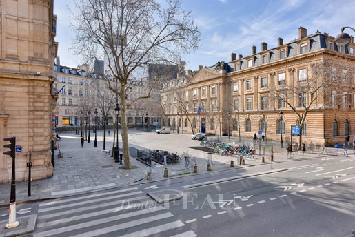 Paris IVe - Place Baudoyer - Rivoli