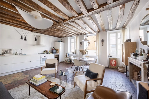 Parijs 4e arrondissement – Een appartement met 4 slaapkamers dat bol staat van de charme van die ti