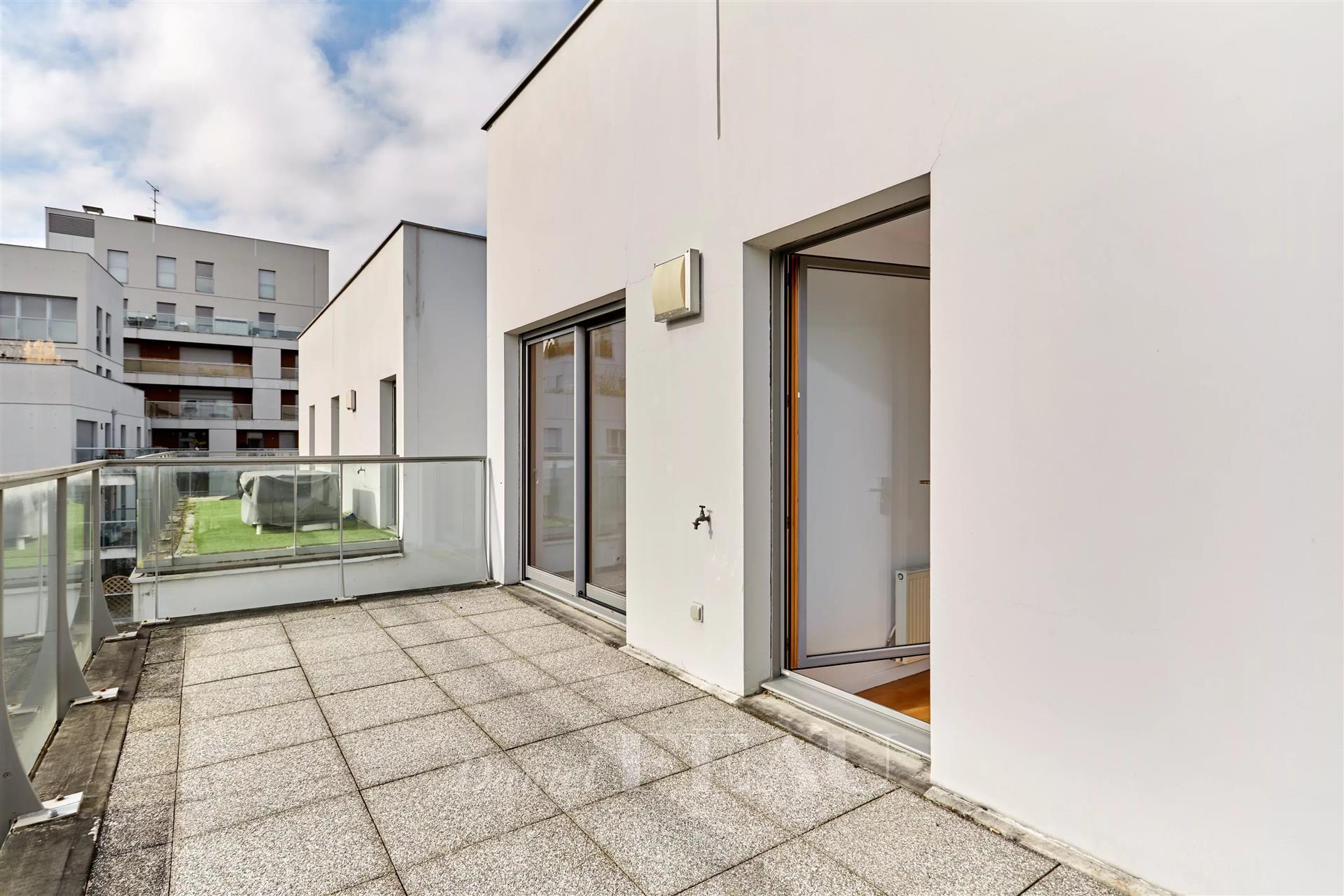 Boulogne-Billancourt – A 3-bed apartment with terraces