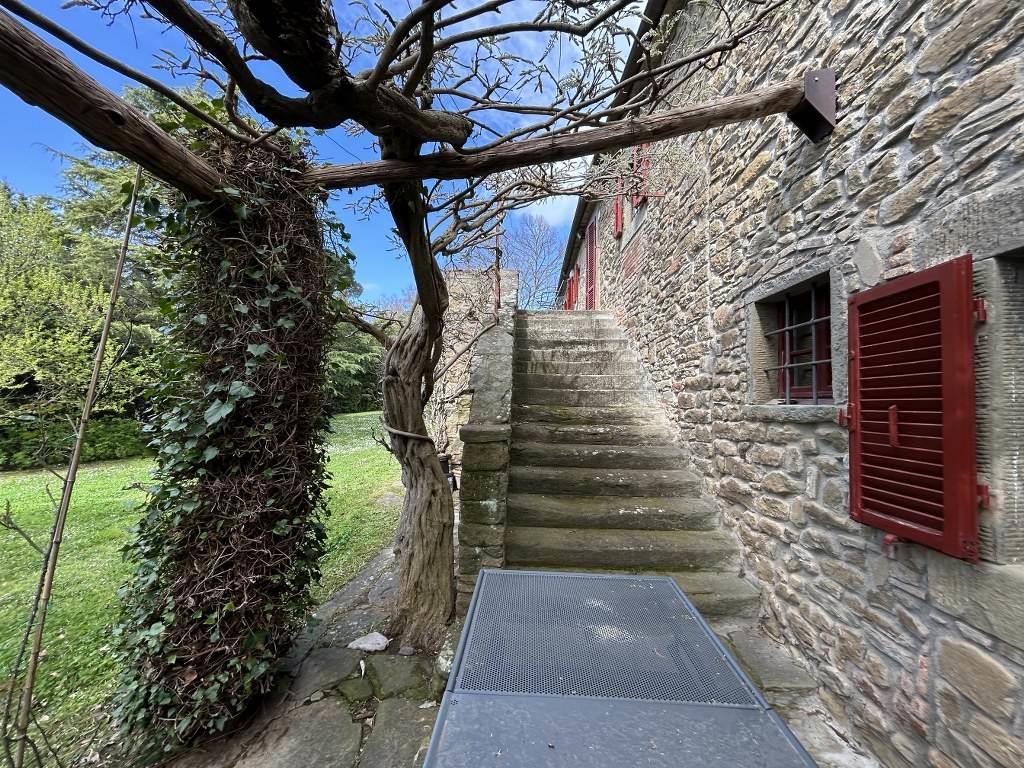 Purchase: Apartment (52044)