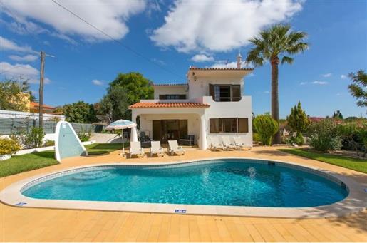 Detached 4 bedroom villa in the countryside 4 km from the beach