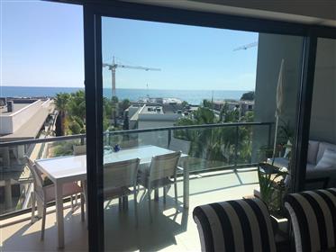 Modern 3 bedroom apartment with sea view and walking distance to the beach