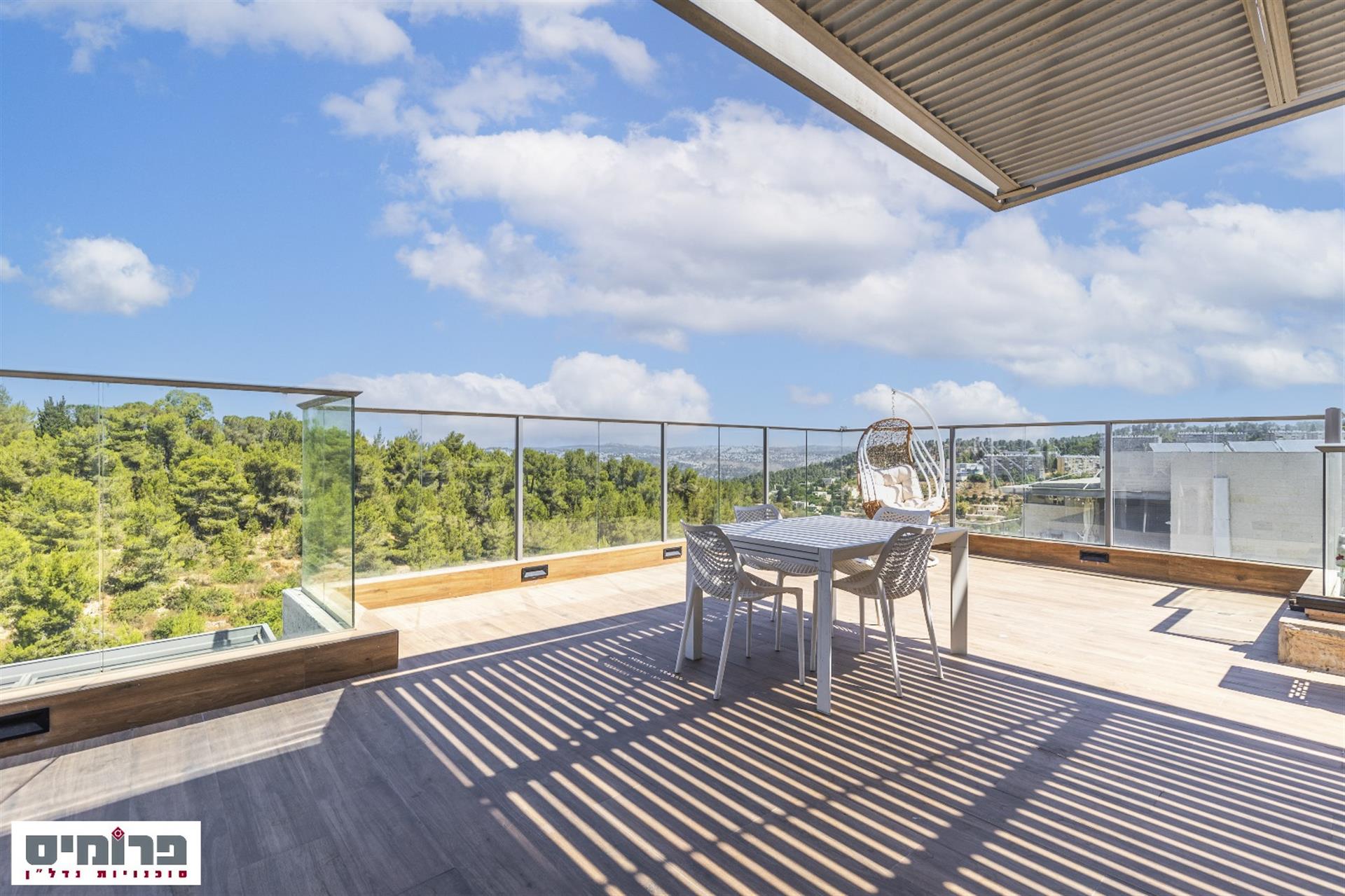 Magnificent Penthouse with Open View - Ein Kerem