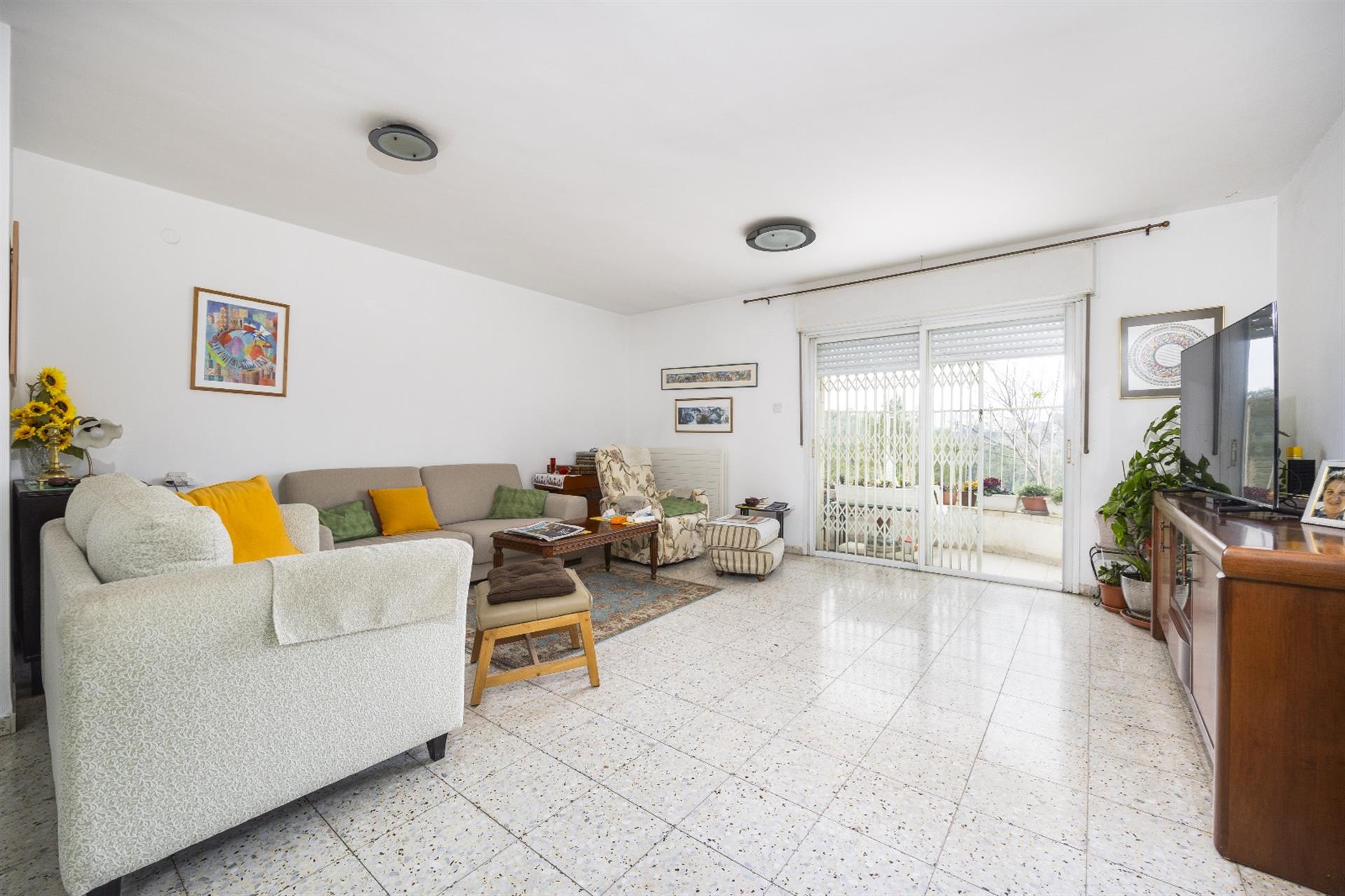 Givat Canada - Clear View