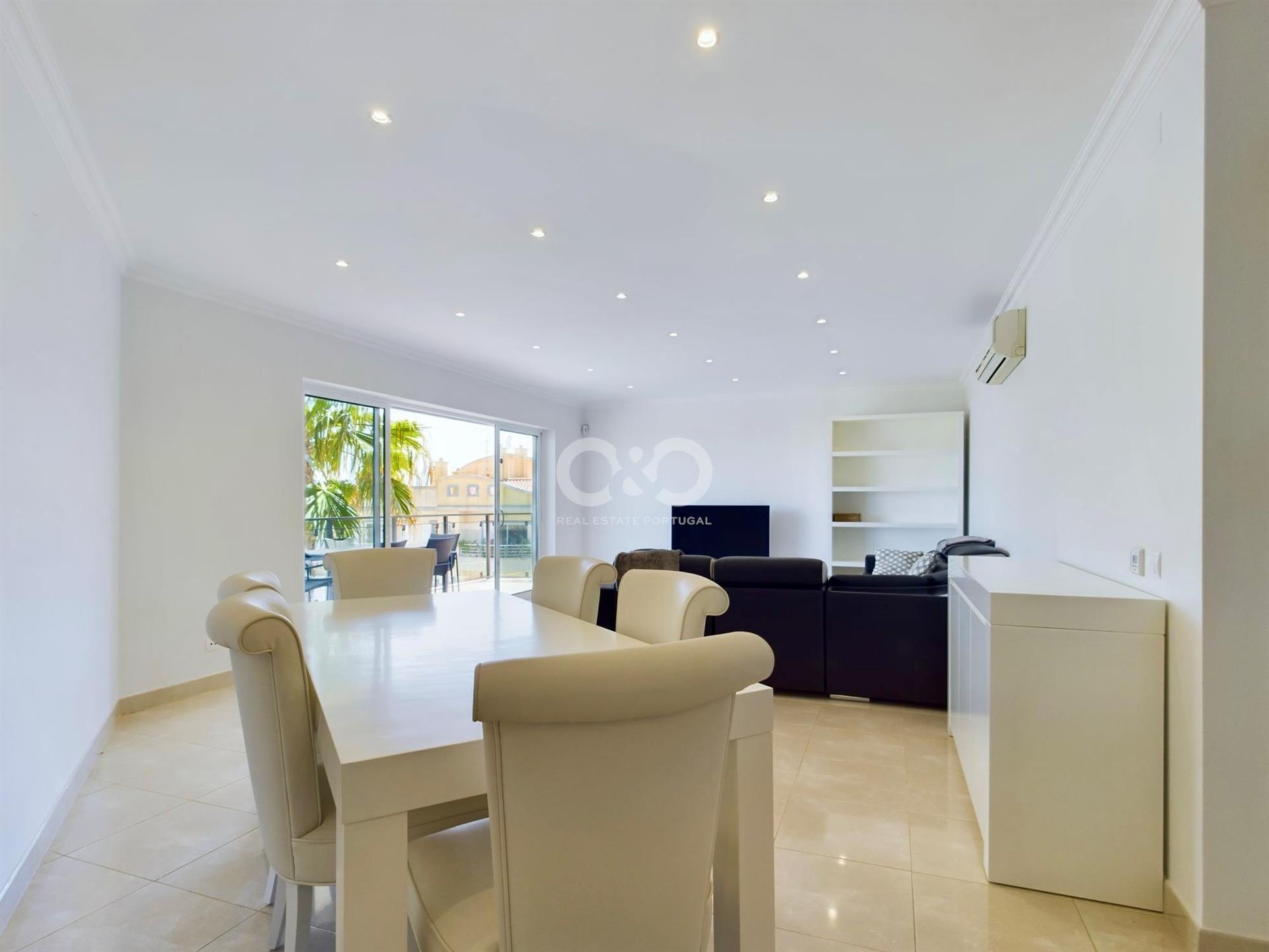 Luxe penthouse appartement met eigen dakterras.
