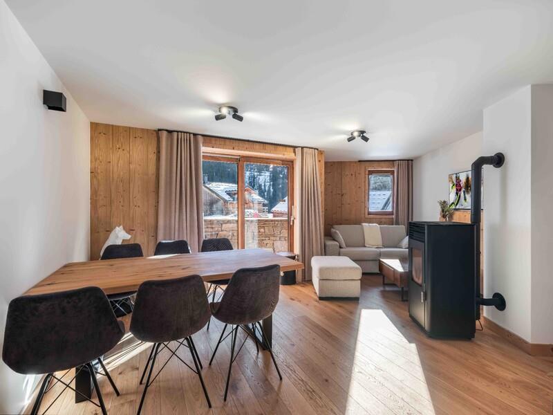 1-Bedroom Apartment + Mountain Corner
