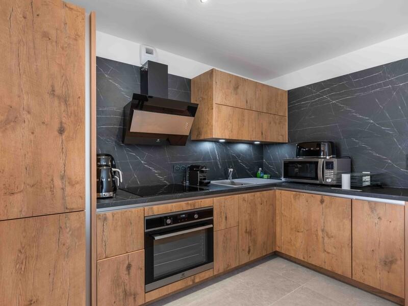 1-Bedroom Apartment + Mountain Corner