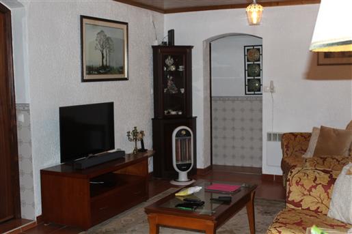 Willa z 3 sypialniami położona w Alhais, kilka metrów od plaży Osso da Baleia