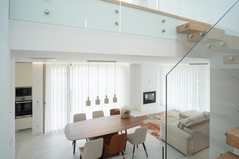Villa with modern architecture under construction located in Rio Maior