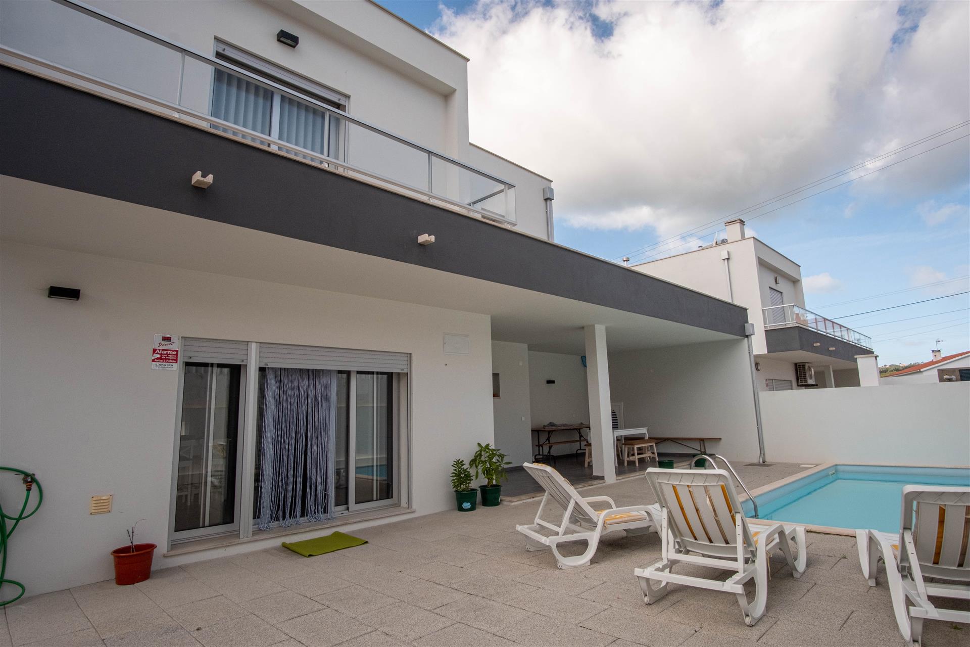 Modern and independent 3 bedroom villa Famalicão Nazaré