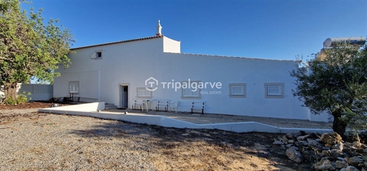 Villa rustique de 4 chambres dans le Barrocal Algarve à Olhão à vendre