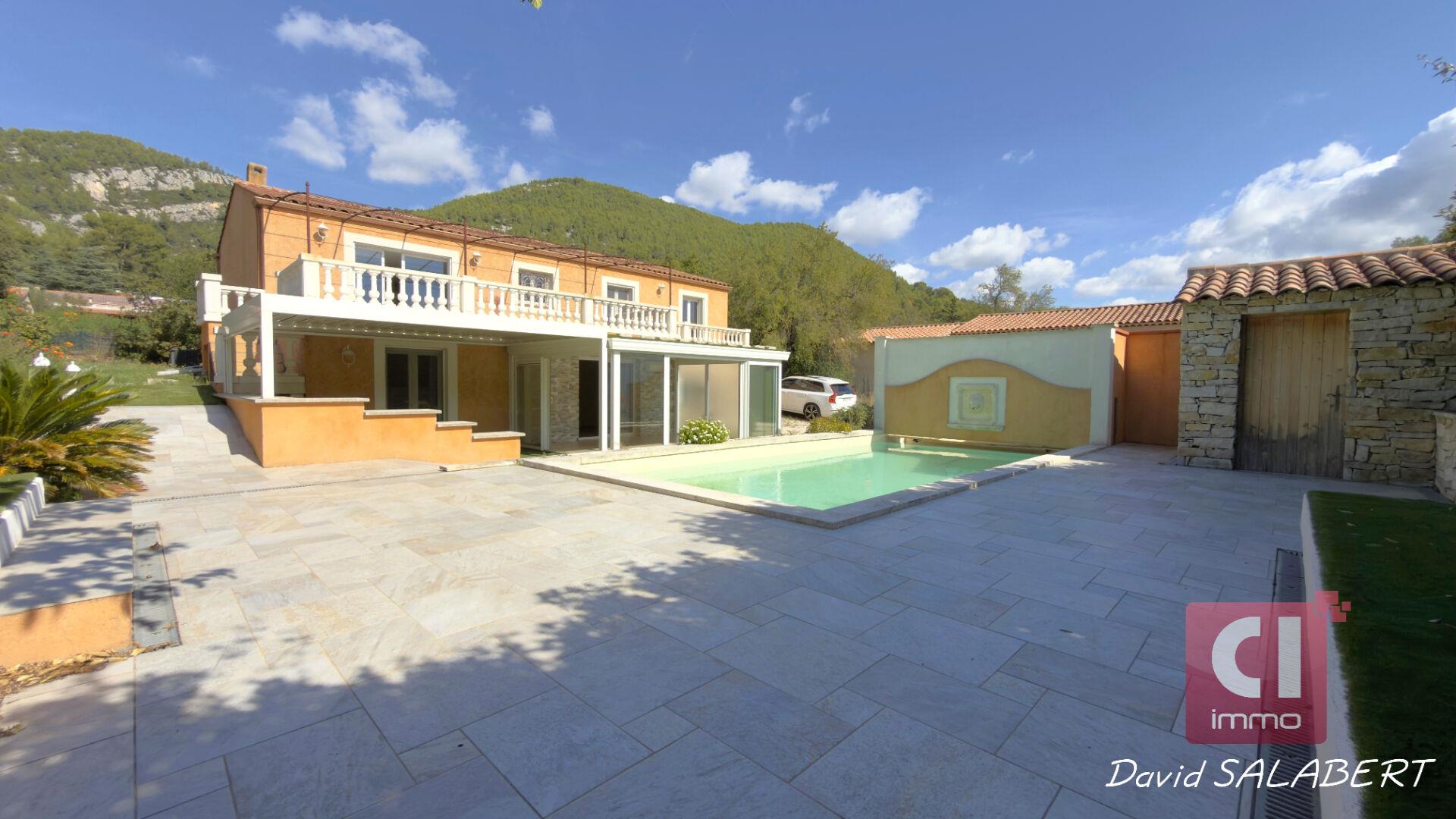 Maison à vendre, 163m², Cuges-les-Pins