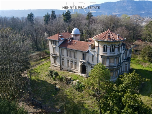 Chateau de valensolle ou villa Gayet 4,3 hectares au coeur de Valence