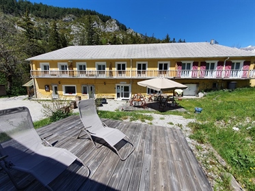 Two Houses - 17 Rooms - 3000M2 Of Land - Limit Vercors