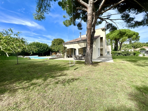 Beautiful renovated contemporary house - 6 bedrooms - 20 mn tgv