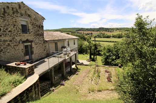 7 apartments, rental investment. Quiet in the countryside 10 minutes from Crest -
