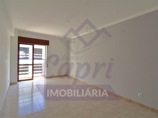 3 bedroom apartment with parking in Faro