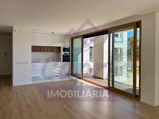 Apartamento nuevo de 3 habitaciones con estacionamiento en Moncarapacho - Olhão