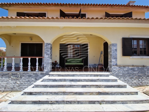 House with 5 rooms (t5) in Mafra.