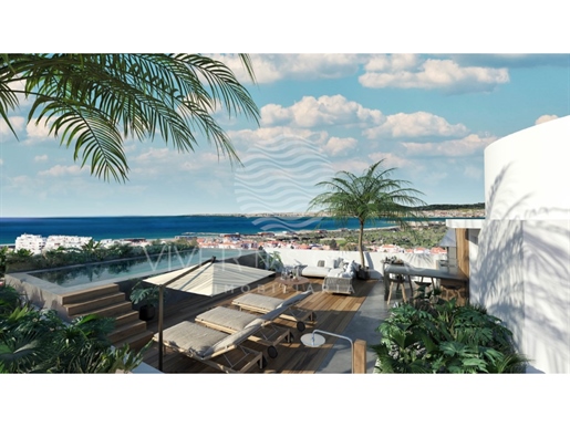 Apartamento T3 c/ terraço de 95 m2, piscina privativa e 2 lugares de parqueamento, a 350m das praias
