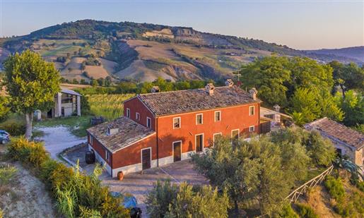 Authentic Country House With Pool and Views, Le Marche