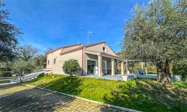 Prachtige villa op privé locatie in de buurt van Cingoli, Le Marche