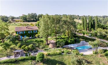 Landhaus aus Stein mit Pool in privater Umgebung, Le Marche
