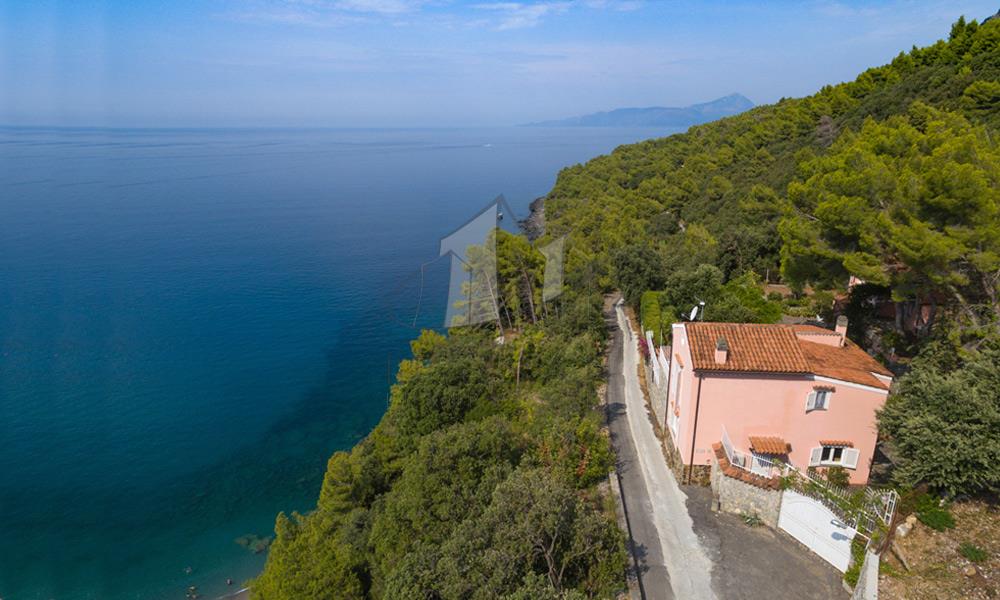 Exclusive Coastal Villa with Sea Views in Southern Italy