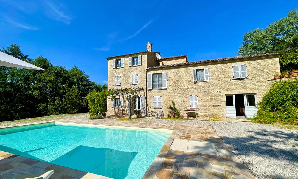 Casa di campagna con 4 camere da letto nelle Marche, Italia