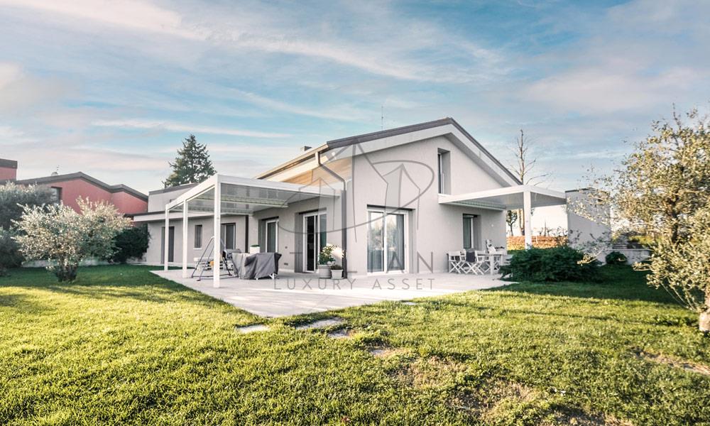 Luxury Modern Villa with Vineyard Views in Veneto, Italy
