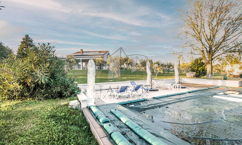 Luxury Modern Villa with Vineyard Views in Veneto, Italy