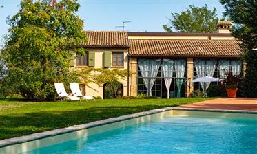 Luxusní vila s 10 ložnicemi v Emilia-Romagna