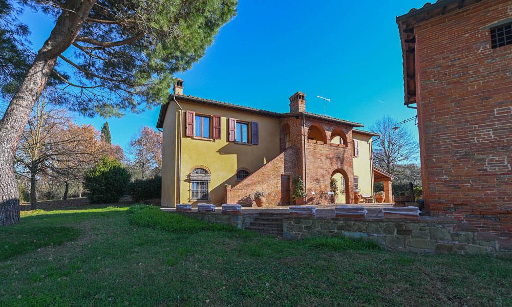 Charming Tuscan Farmhouse With Breathtaking Scenery   Awx30rqzgcut4byb 1 