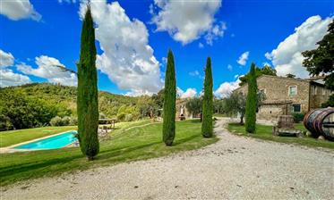 Stone Country House with Panoramic Hill Views, Le Marche