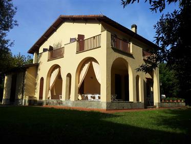 Period villa f