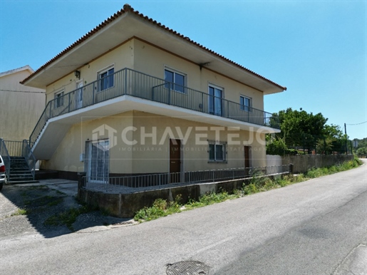 Villa de 3 chambres + annexe indépendante à vendre située dans le village pittoresque de Chãos, Ferr