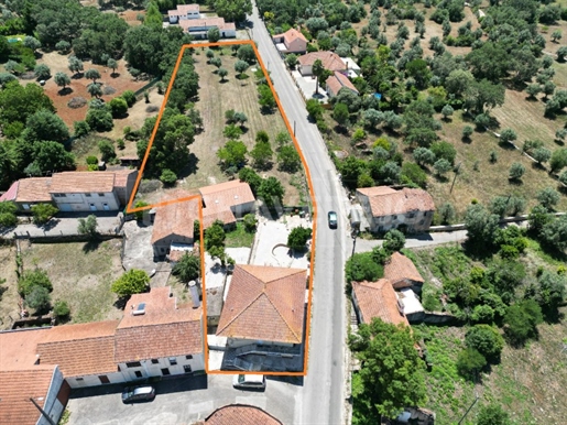 Villa de 3 dormitorios + anexo independiente en venta ubicada en el pintoresco pueblo de Chãos, Ferr