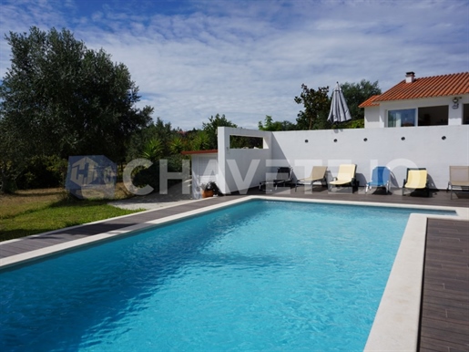 Charming 3 bedroom house plus one bedroom guest annex and swimming pool for sale near Ourem, central