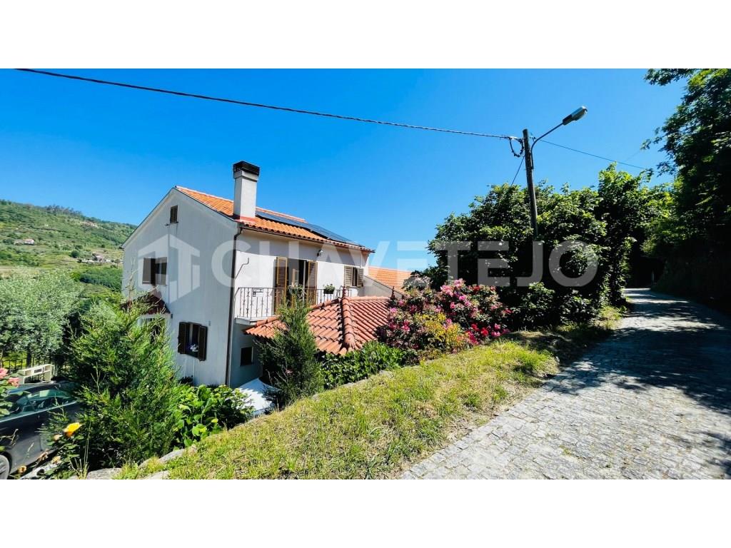 Finca con 1ha de terreno, casas de invitados y con unas vistas impresionantes