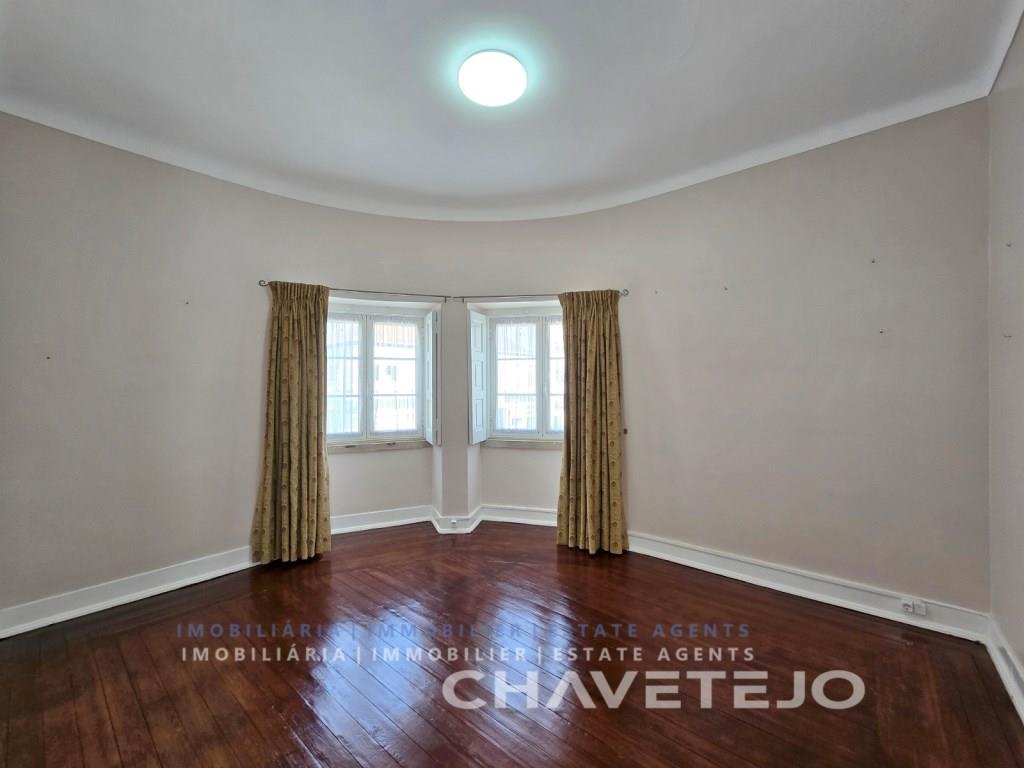 Charming Vintage-Inspired Apartment - in the Heart of Tomar, Central Portugal