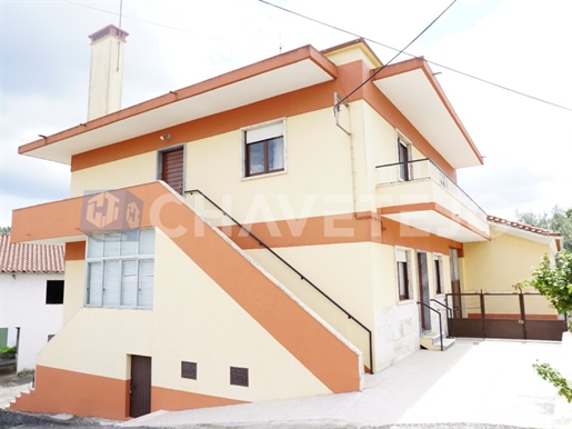 Two fully independent houses, with two garages, 9km from Tomar